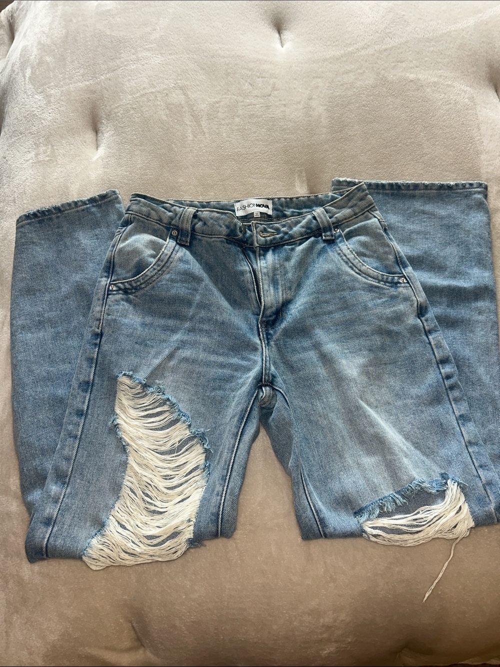 Vintage Light Blue Distressed Women’s Jeans